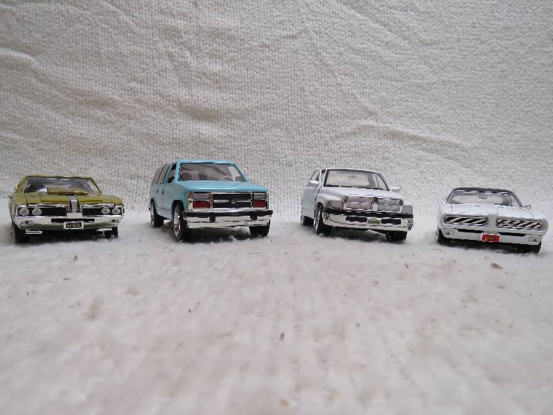 lot 719 image: Collectible cars