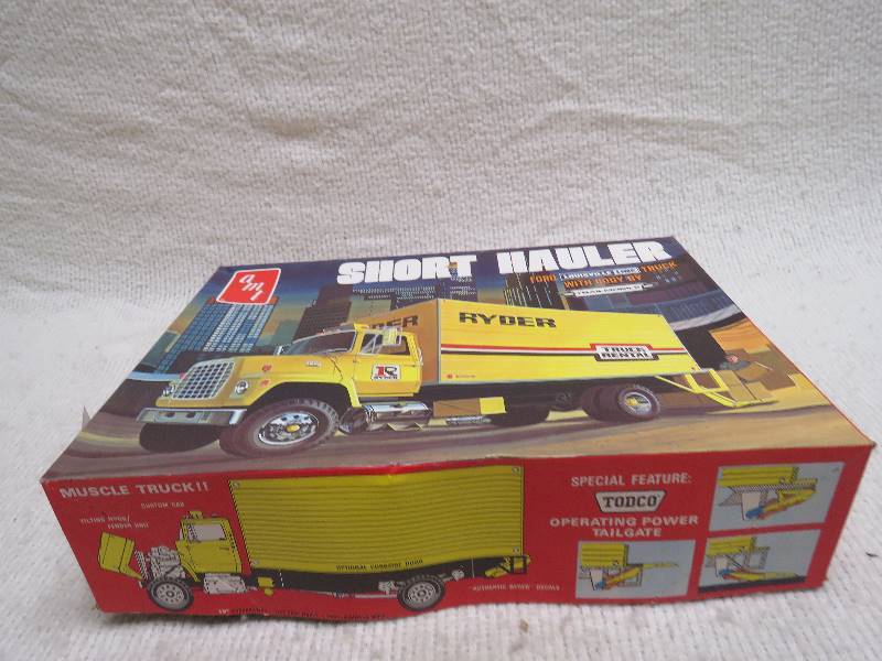 lot 726 image: Vintage Model kit