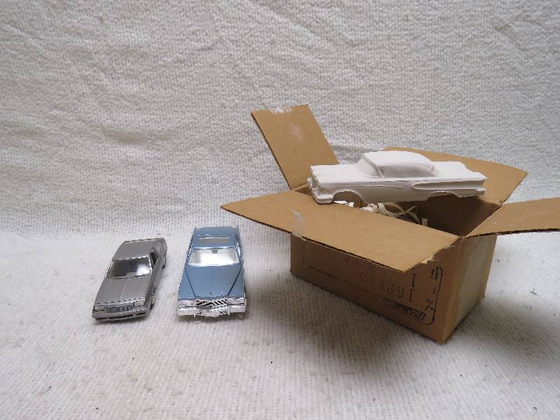 lot 732 image: Collectible cars