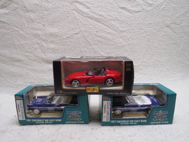 lot 735 image: Collectible cars