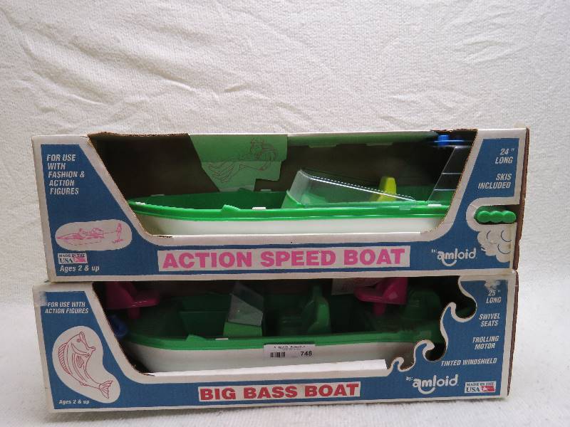 lot 748 image: Vintage Toy Boats