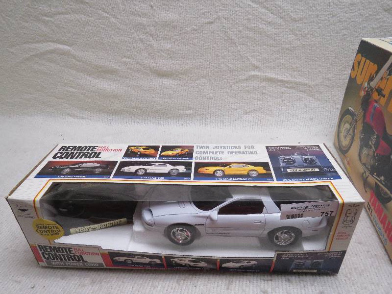 lot 757 image: Collectible car