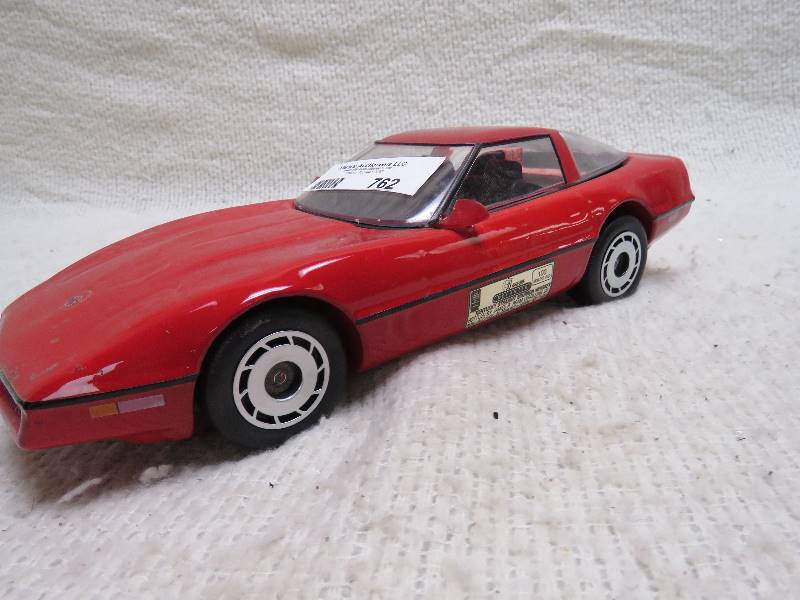 lot 762 image: Beam Decanter