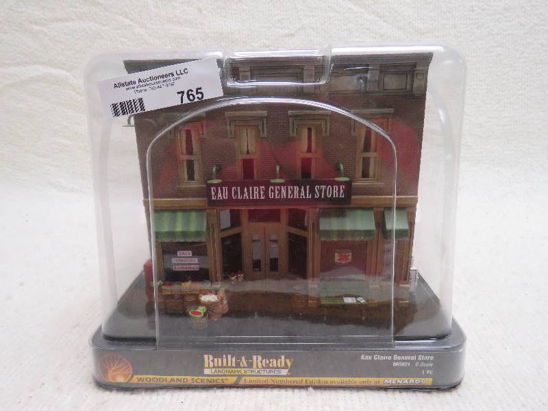 lot 765 image: Vintage Built-&-Ready Building