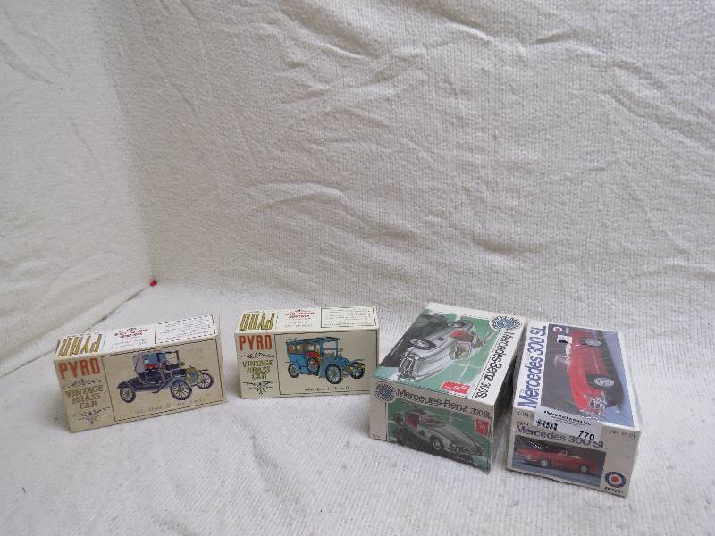 lot 770 image: vintage Model kits