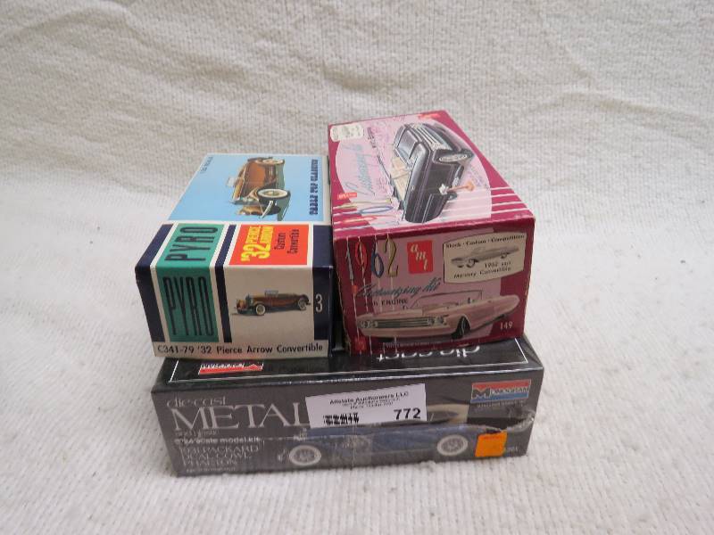 lot 772 image: vintage model kits