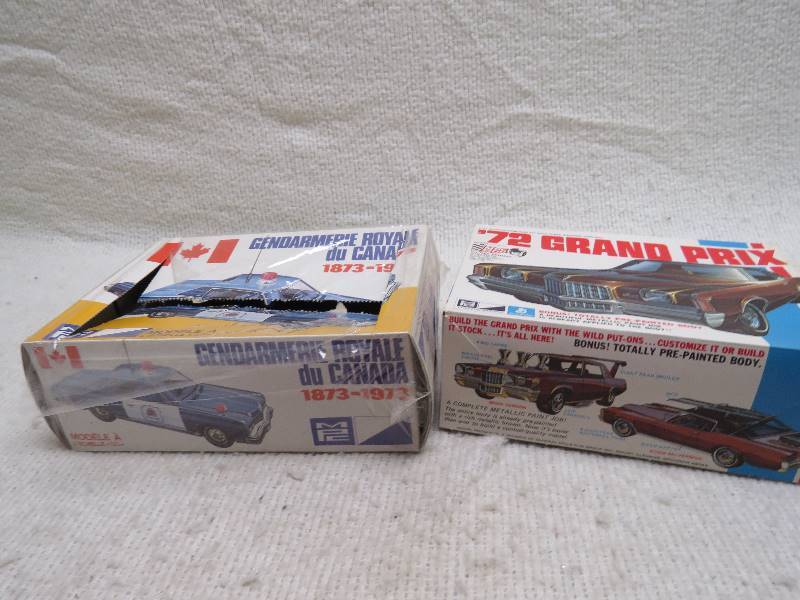 lot 776 image: vintage model kits