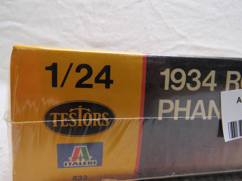 lot 777 image: vintage model kit