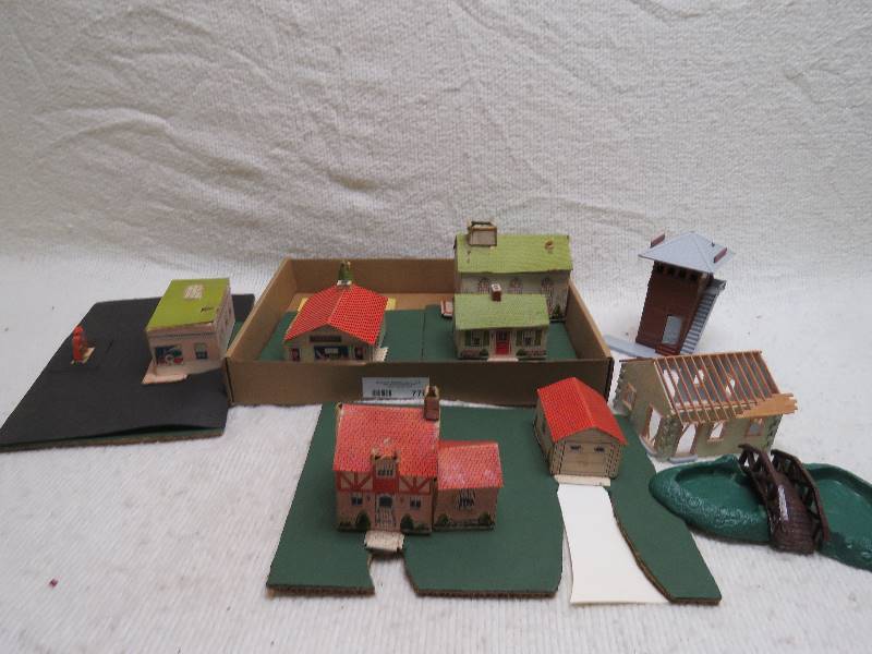 lot 778 image: Cardboard buildings