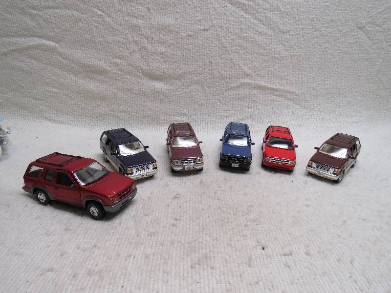 lot 785 image: Collectible cars