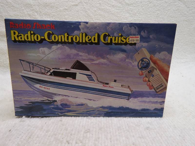 lot 792 image: Radio Controlled Boat