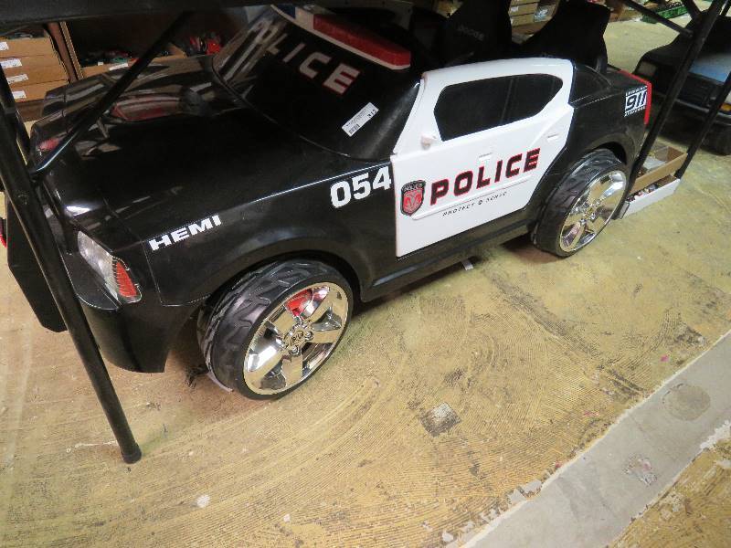 lot 812 image: Electric Police Car