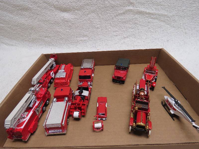 lot 821 image: Collectible Emergency Vehicles