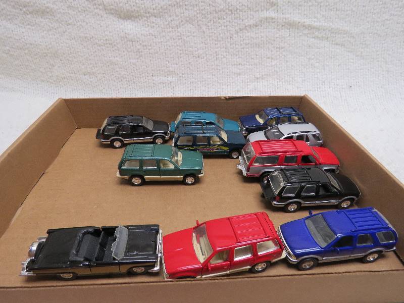 lot 822 image: Collectible cars