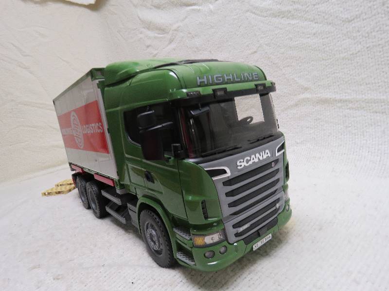 lot 824 image: Vintage Truck