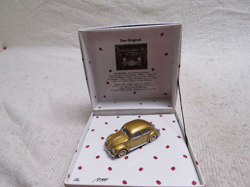 lot 832 image: Collectible VW Bug