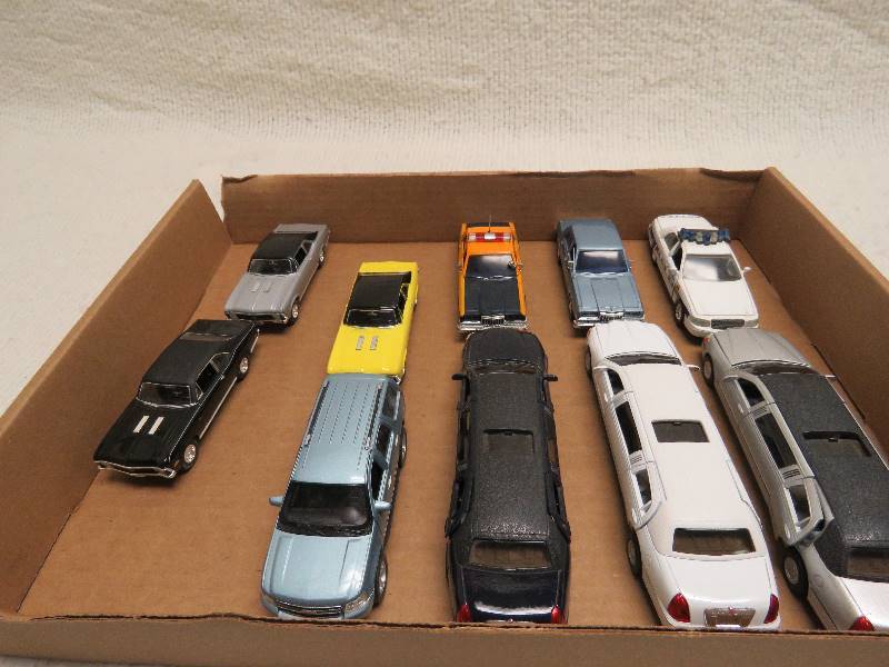 lot 220 image: Collectible cars