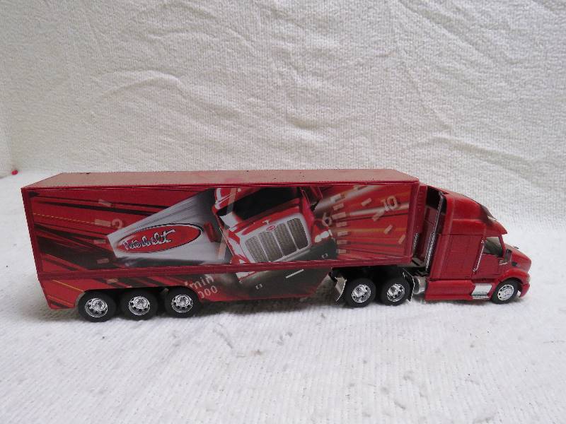 lot 235 image: Collectible Peterbilt