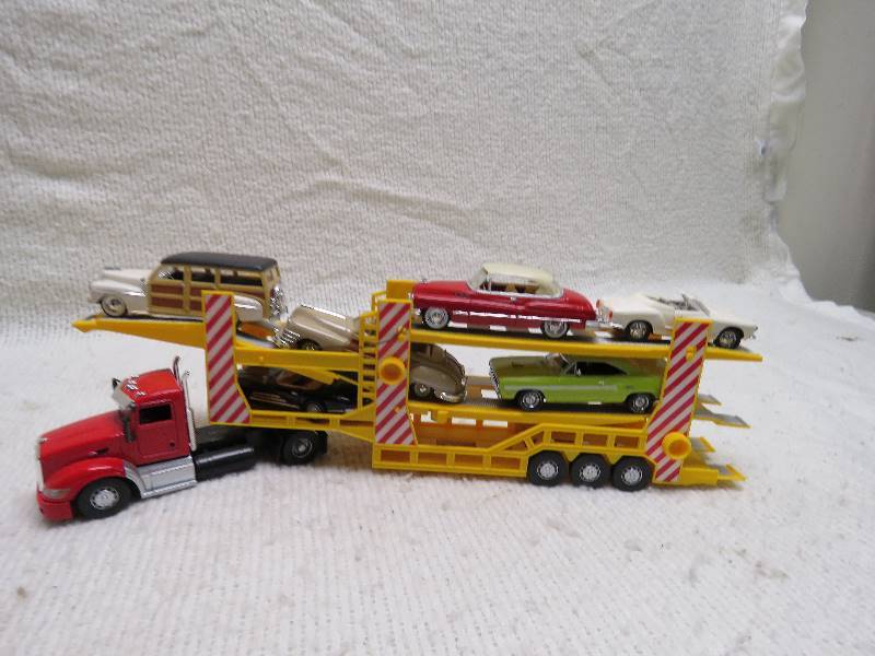 lot 236 image: Collectible car hauler