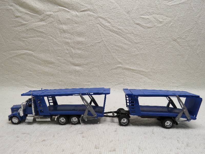 lot 240 image: Car Hauler