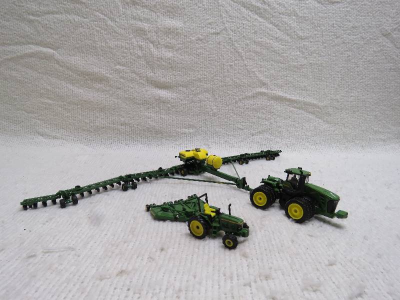 lot 250 image: John Deer Collectibles