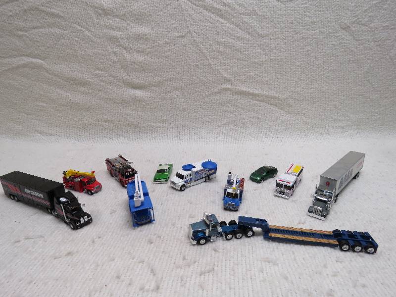 lot 252 image: Collectible cars and trucks