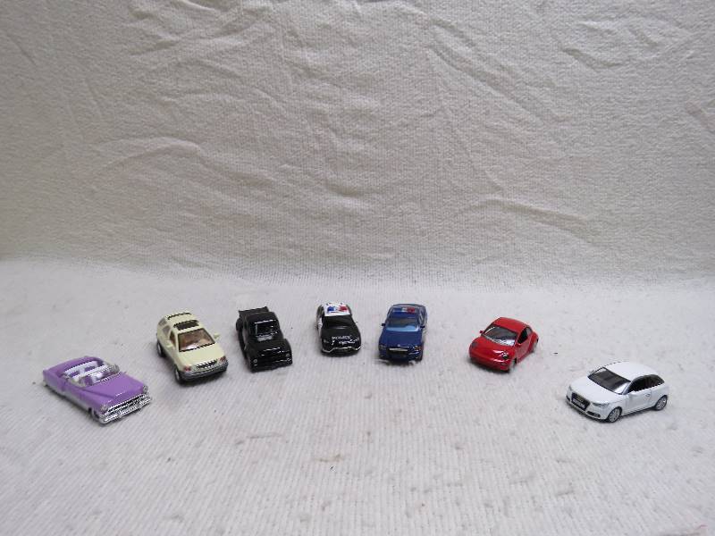 lot 254 image: Collectible cars