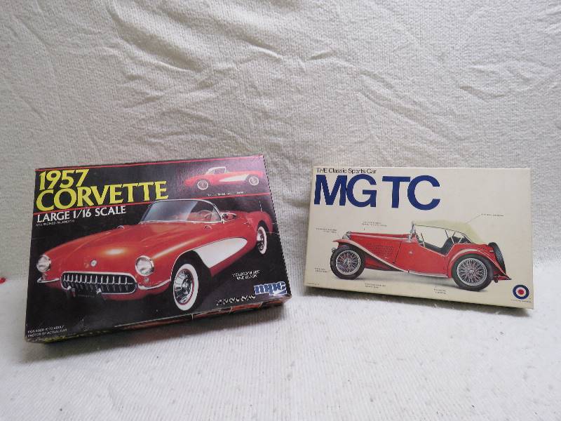 lot 264 image: Vintage Model Kits