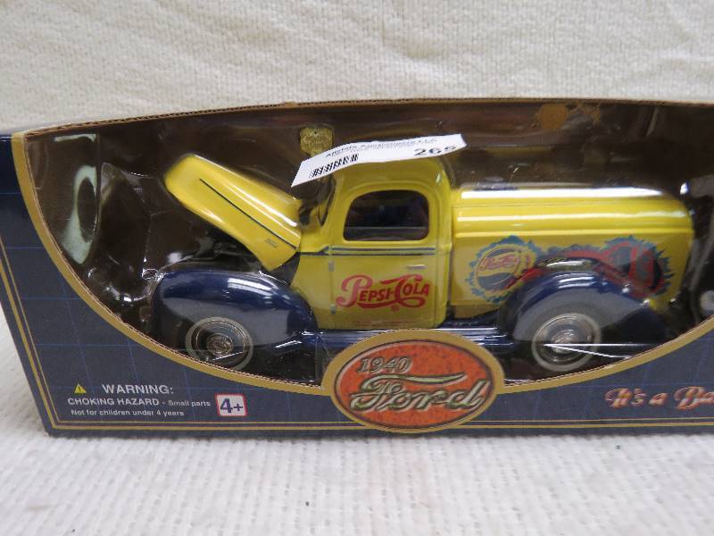 lot 265 image: Pepsi Cola Truck