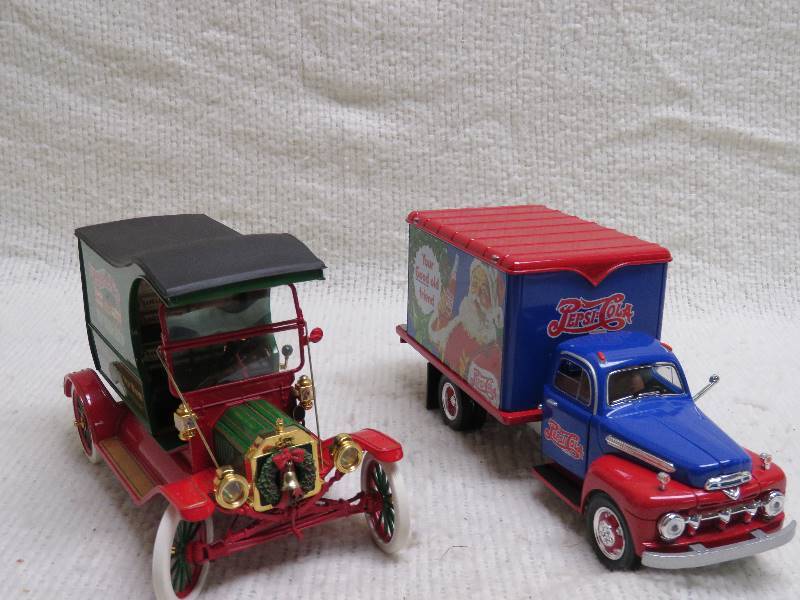 lot 285 image: Antique cars