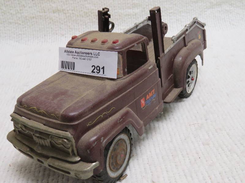 lot 291 image: Vintage truck