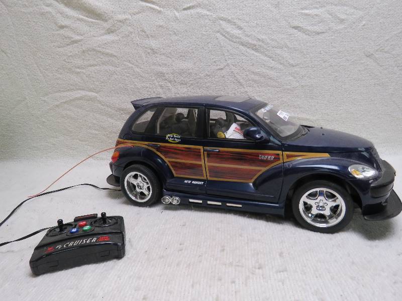 lot 302 image: Remote Control Car