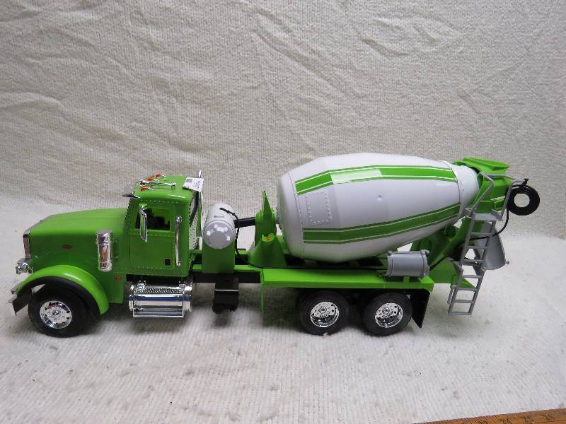 lot 304 image: Peterbilt cement truck