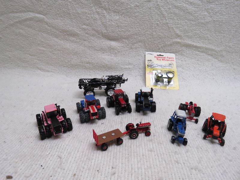 lot 307 image: Collectible tractors