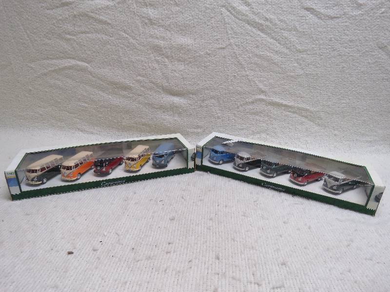 lot 311 image: Vintage Bus Sets