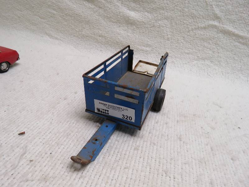 lot 320 image: Antique Trailer