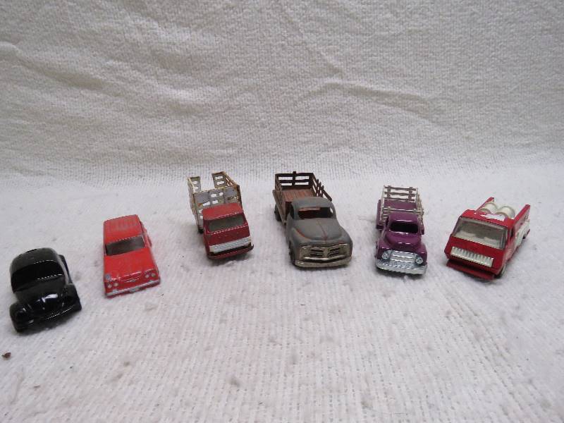 lot 322 image: Antique cars