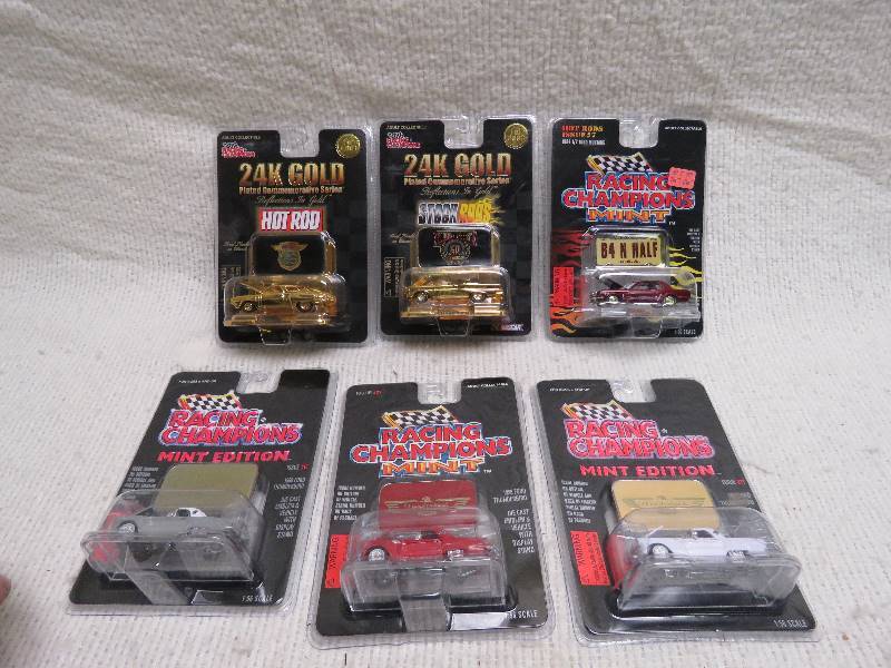 lot 330 image: Collectible cars