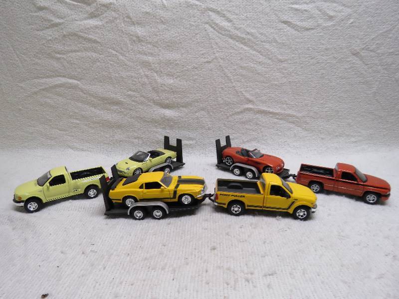 lot 355 image: Collectible trucks