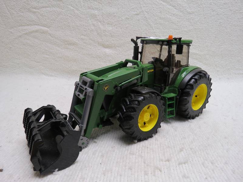 lot 360 image: John Deere Tractor