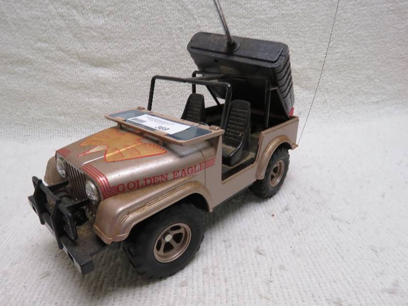 lot 369 image: Radio Controlled Jeep