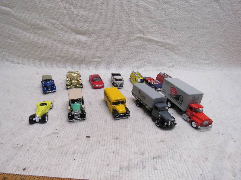 lot 375 image: Vintage Cars and trucks