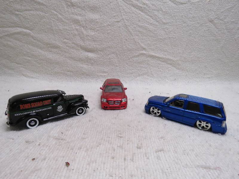 lot 379 image: Danbury Mint Collectible