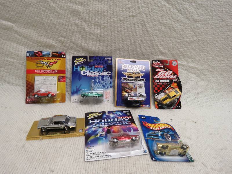 lot 388 image: Collectible cars