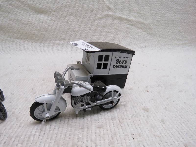 lot 391 image: Vintage toys