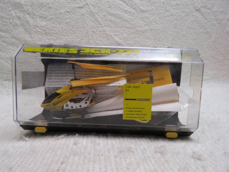 lot 392 image: Wireless Helicopter