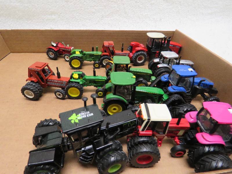lot 400 image: Collectible tractors
