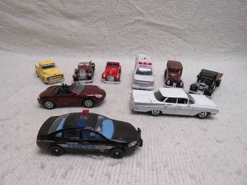 lot 402 image: Collectible cars