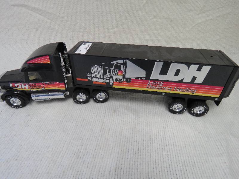 lot 57 image: Vintage Metal Truck and Trailer