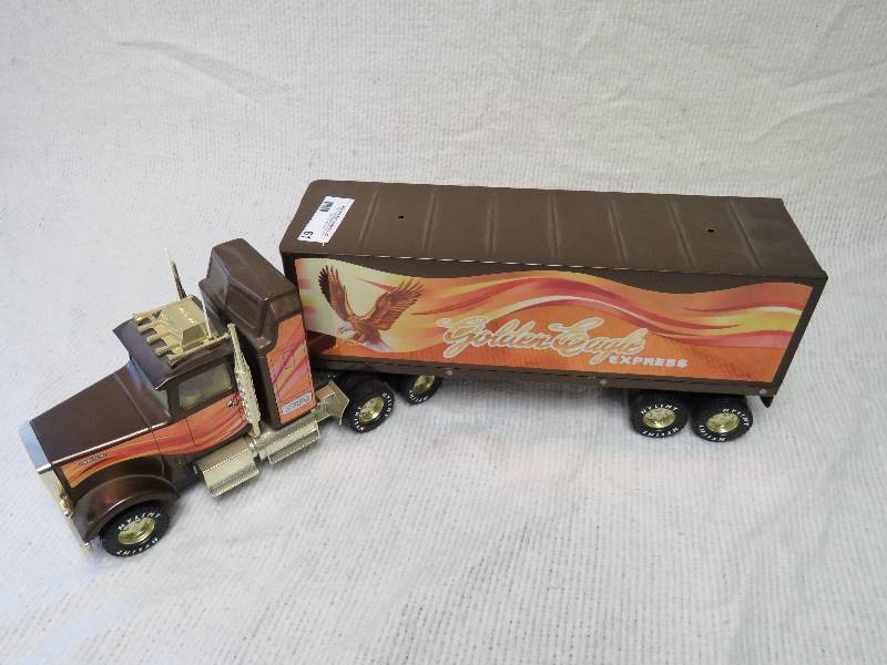 lot 61 image: Vintage Metal Truck and Trailer